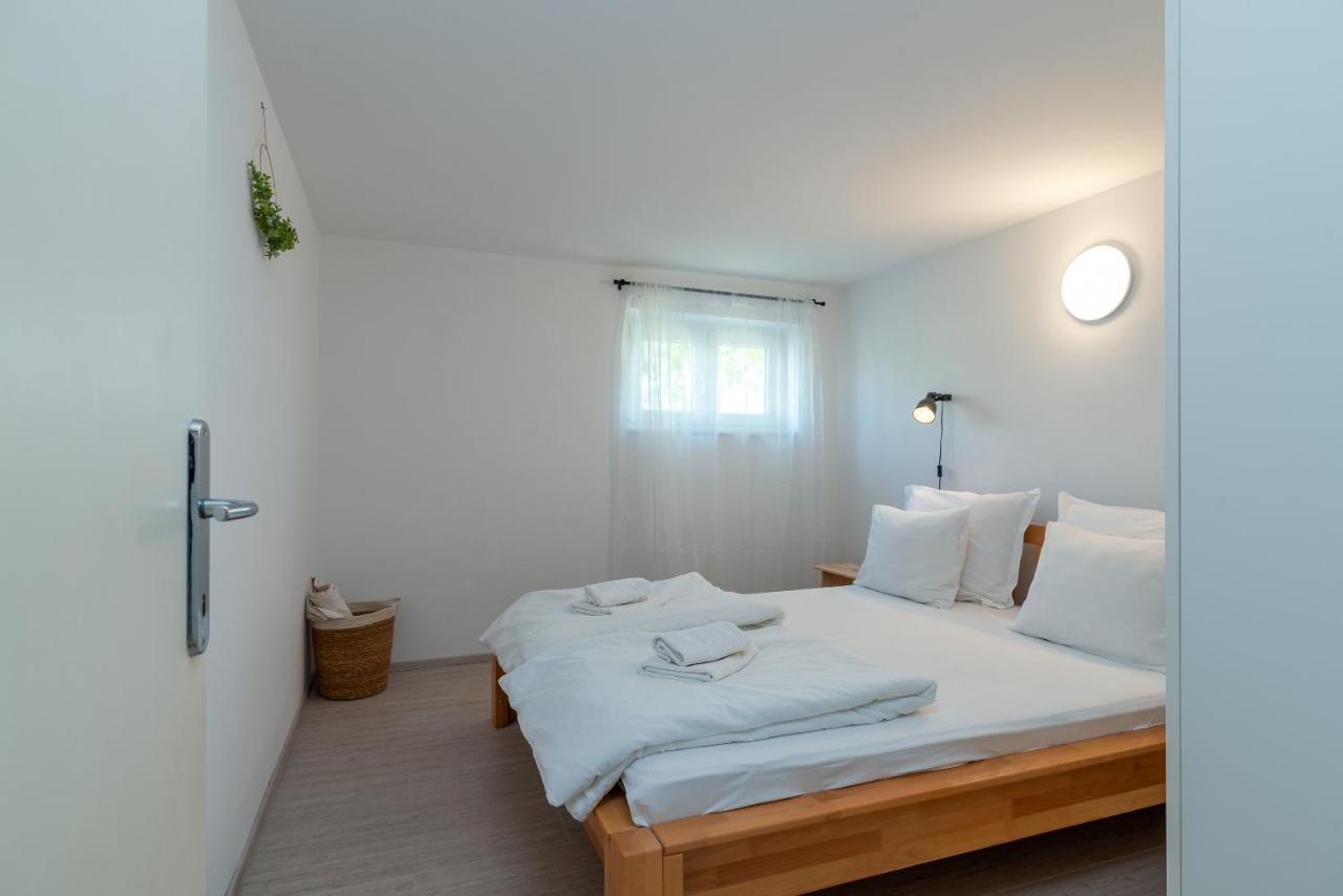 Apartment Hrabar Longo Трогир Экстерьер фото