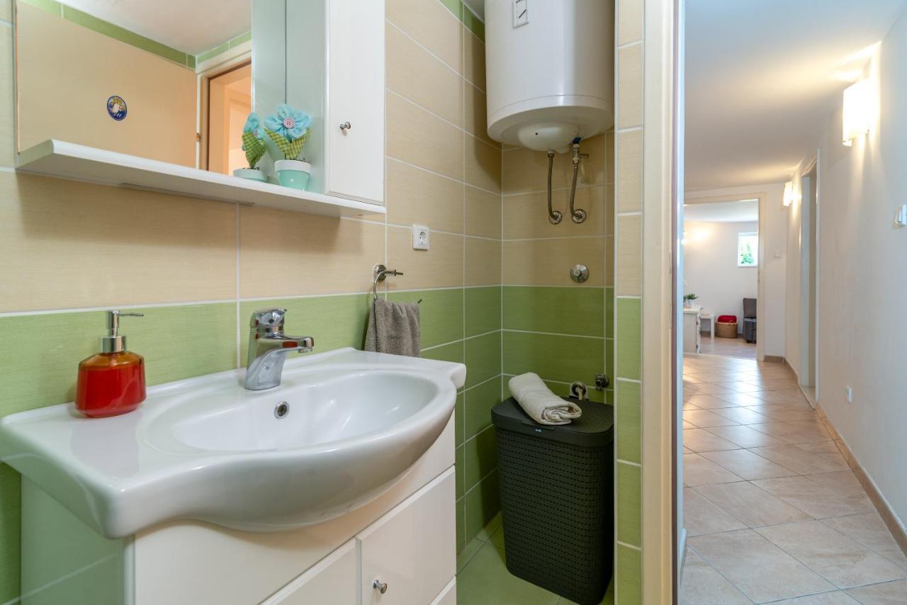 Apartment Hrabar Longo Трогир Экстерьер фото